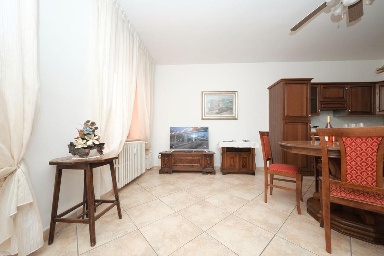 Appartamento Floriana Дезенцано-дель-Гарда Экстерьер фото